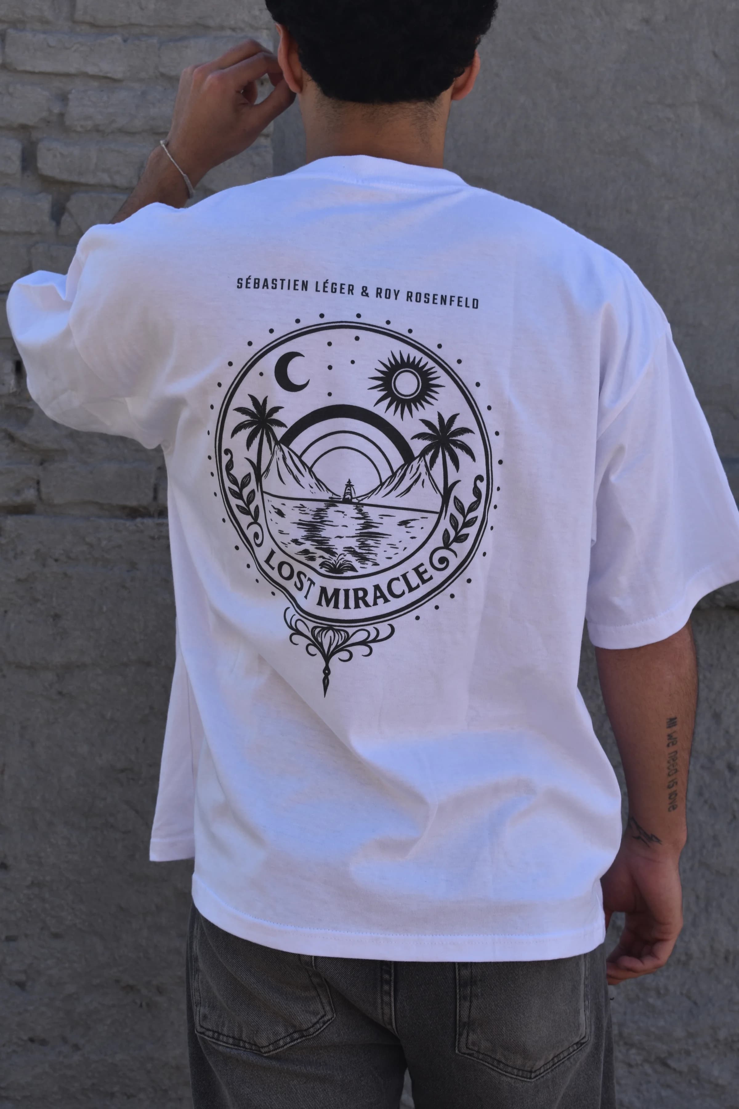 Remera Over Lost Miracle